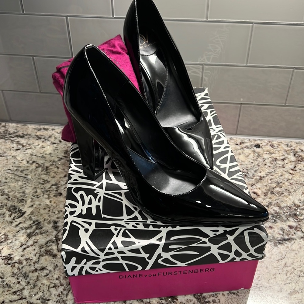 Diane von Furstenberg Black Patent Pumps